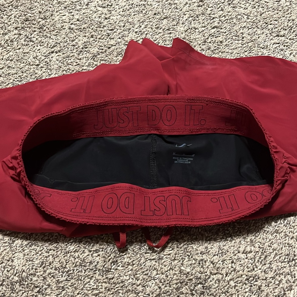 NIKE | NWT Women’s Shorts. Size Medium. - Picture 9 of 10